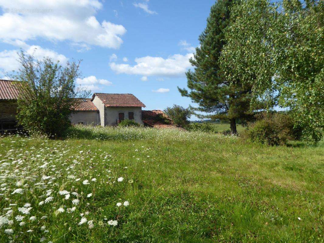 Maison à SAINT-SAURY