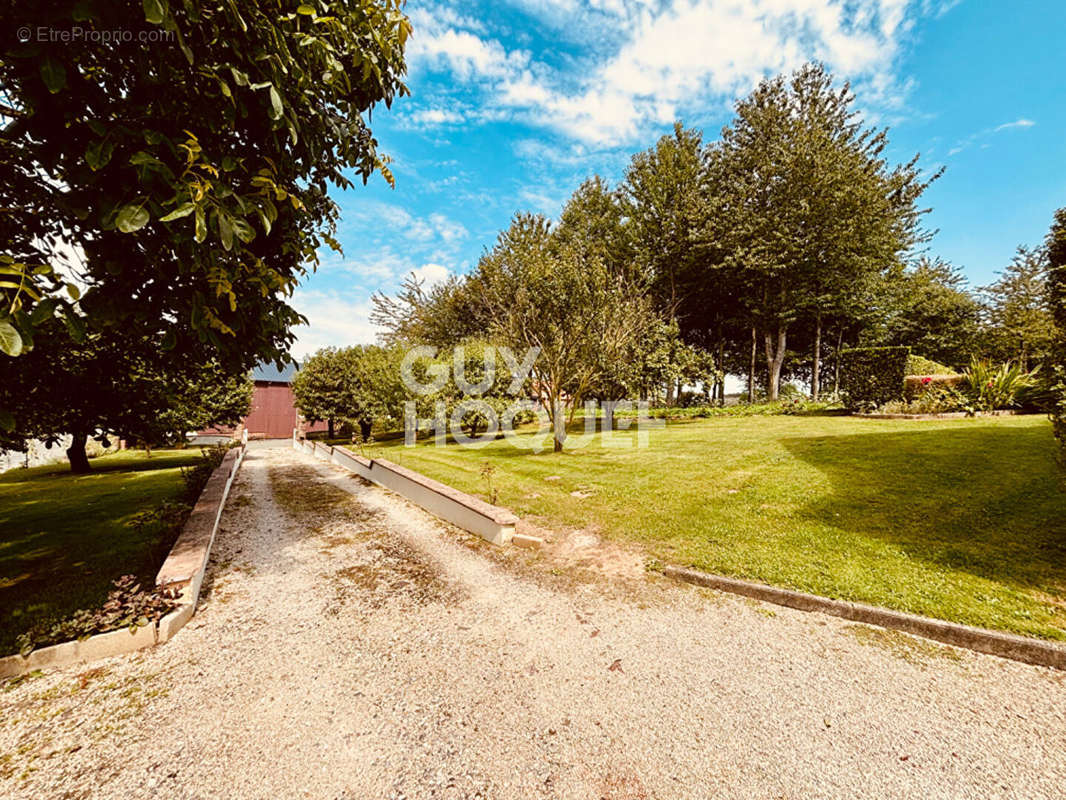 Maison à BUS-LES-ARTOIS