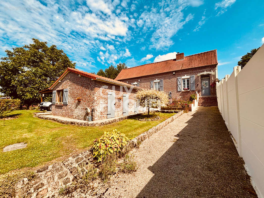 Maison à BUS-LES-ARTOIS