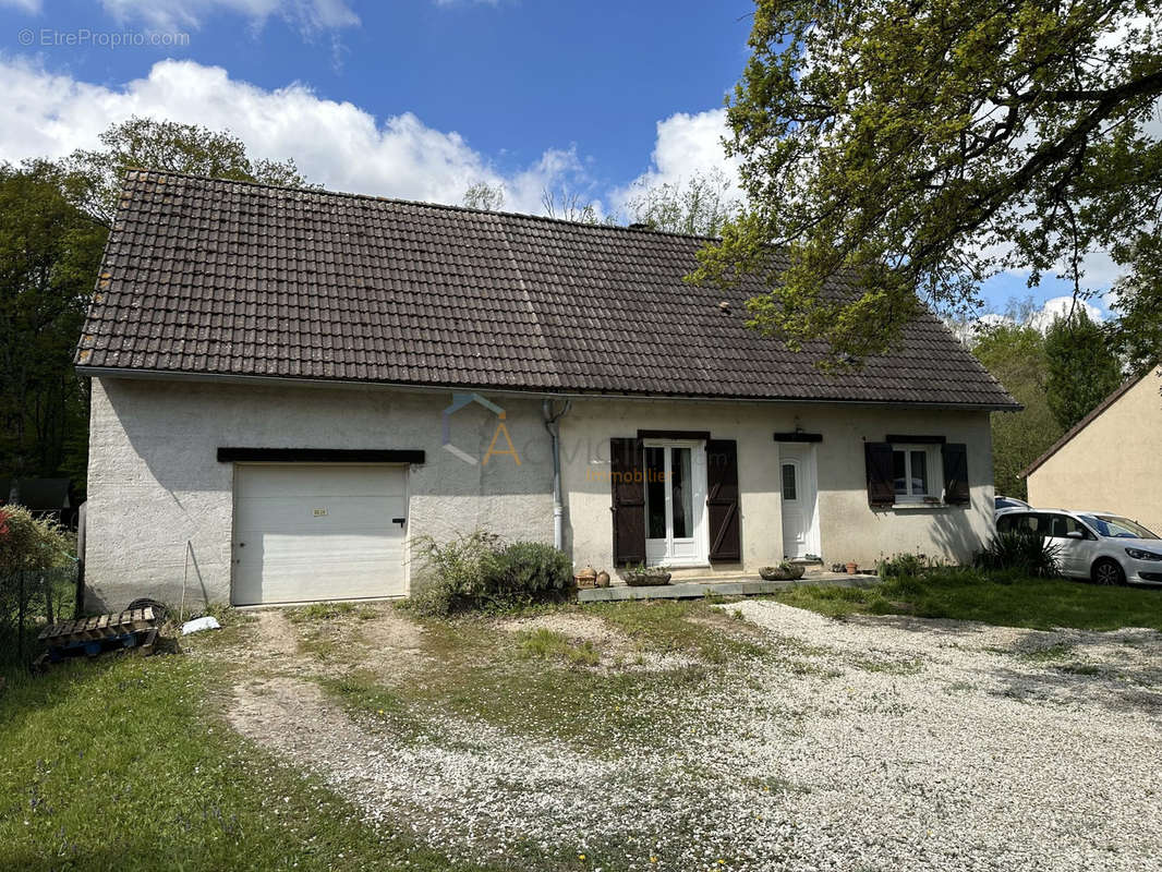 Maison à COURTENAY