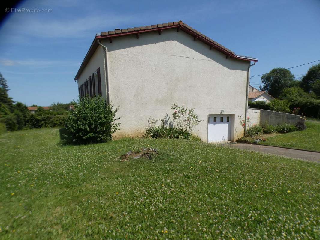 Maison à LA CAILLERE-SAINT-HILAIRE