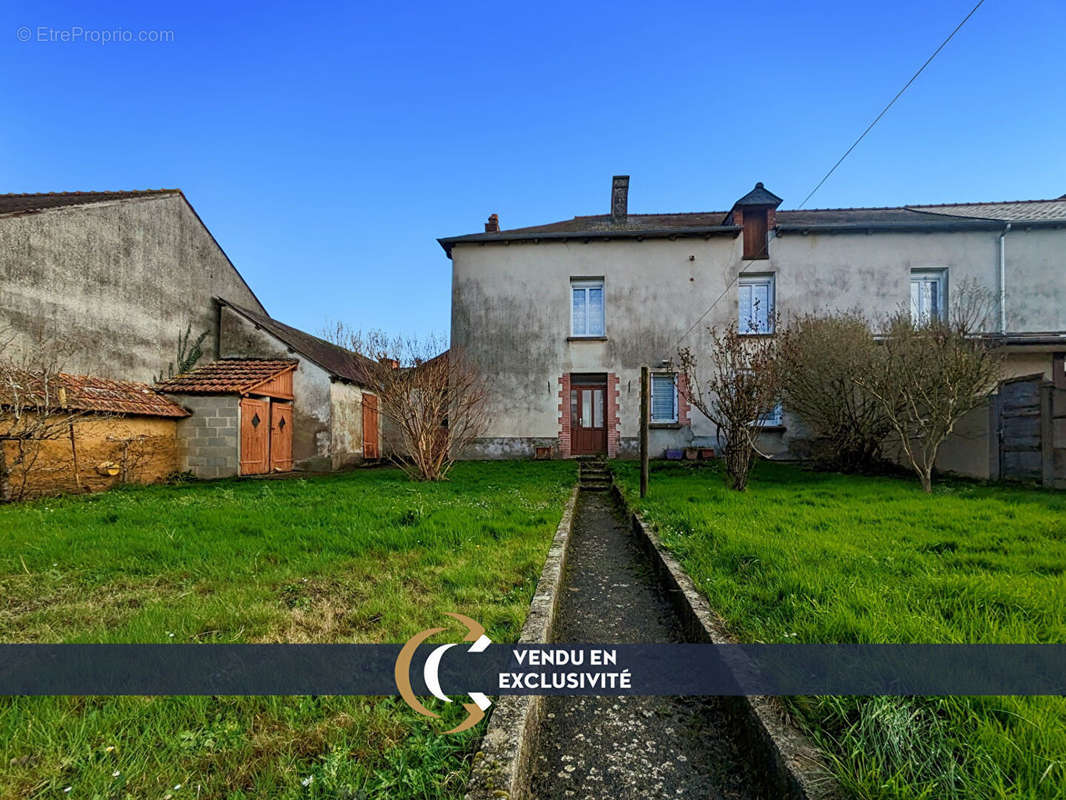 Maison à SAINT-DOMINEUC