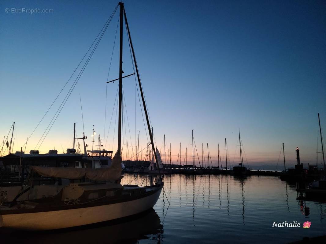 Photo 1 - Commerce à SIX-FOURS-LES-PLAGES