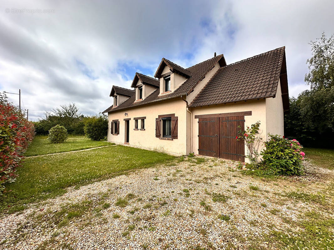 Maison à AUBIGNY-SUR-NERE