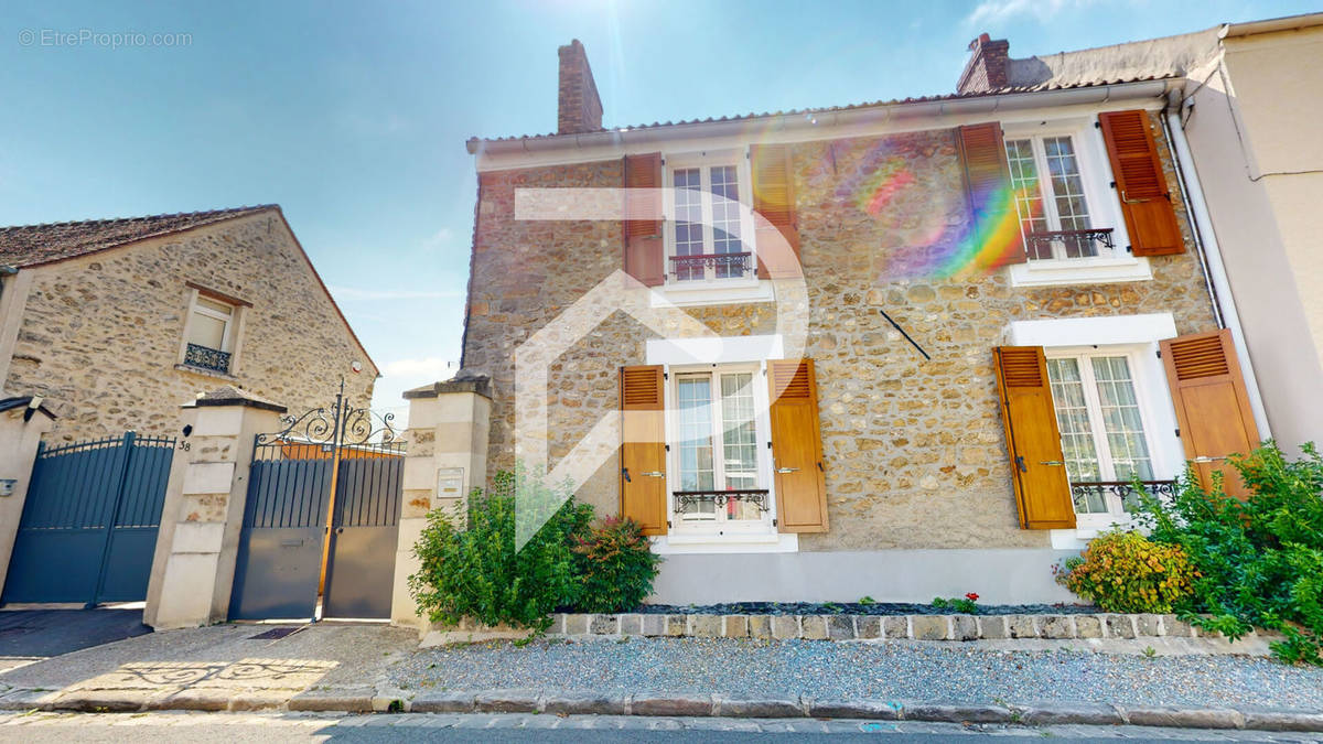 Maison à BOURAY-SUR-JUINE