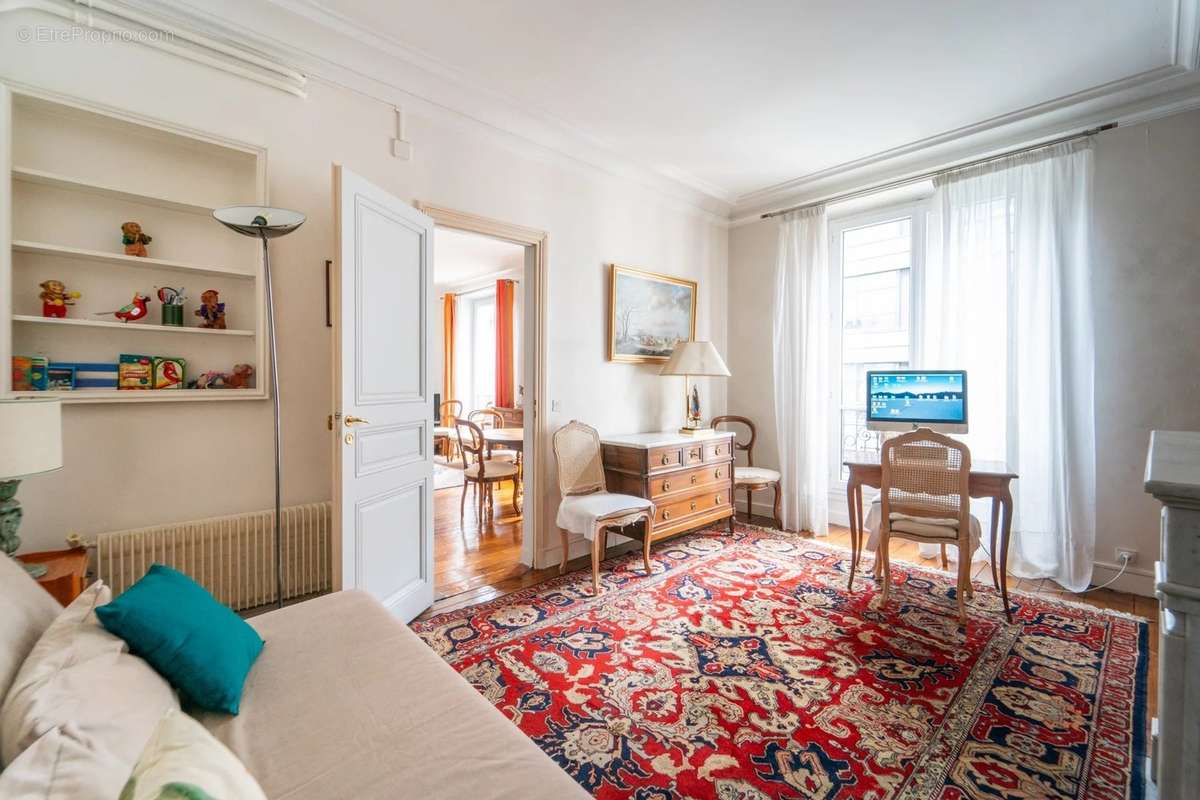 Appartement à PARIS-8E