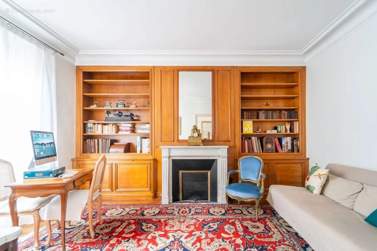 Appartement à PARIS-8E