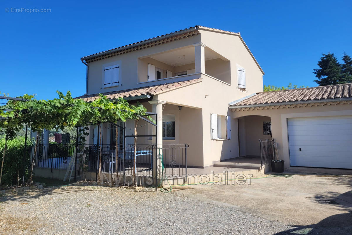 Maison à MIRABEL-AUX-BARONNIES