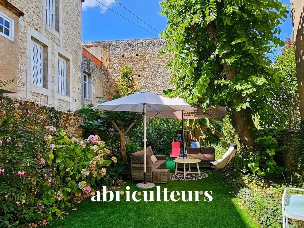 Maison à POITIERS