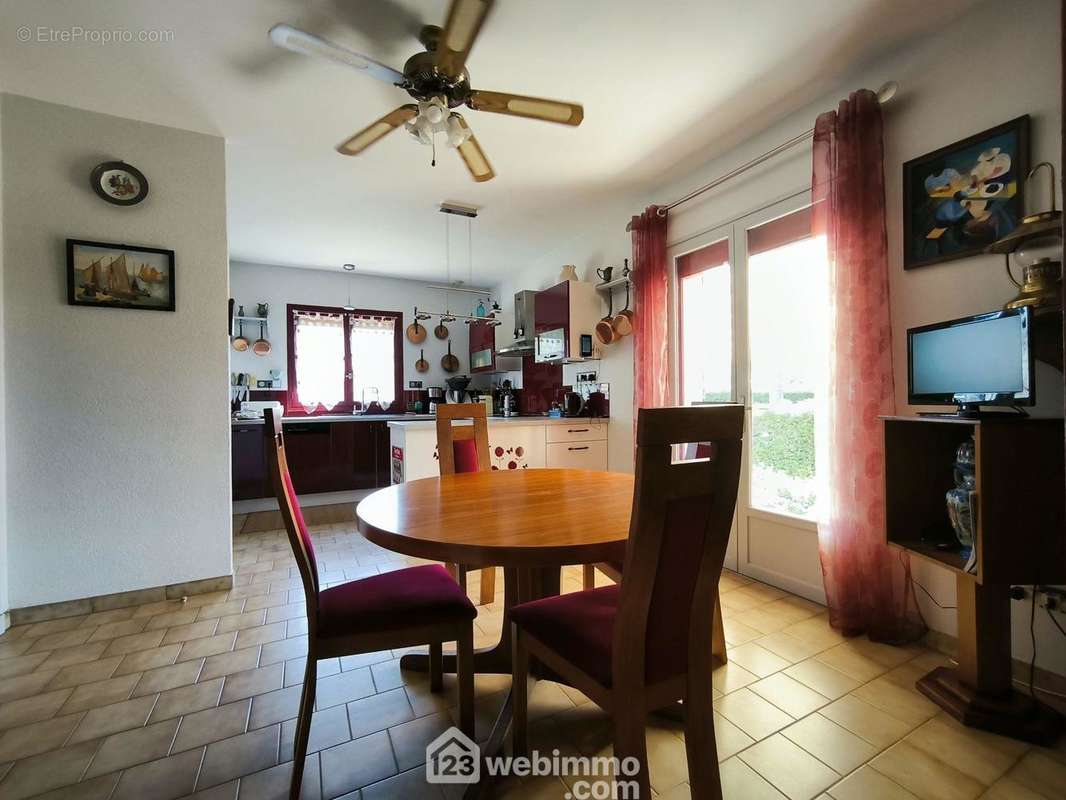 ...une salle de manger de 10 m2... - Maison à METTRAY