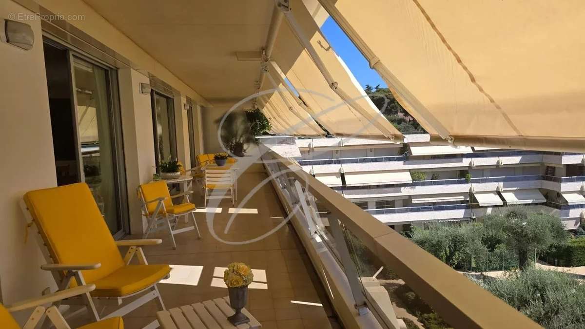 Appartement à ROQUEBRUNE-CAP-MARTIN