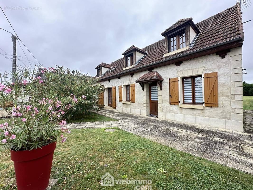 Jolie maison vendue louée d&#039;une surface habitable de 128 m² - Maison à ATHIES-SOUS-LAON