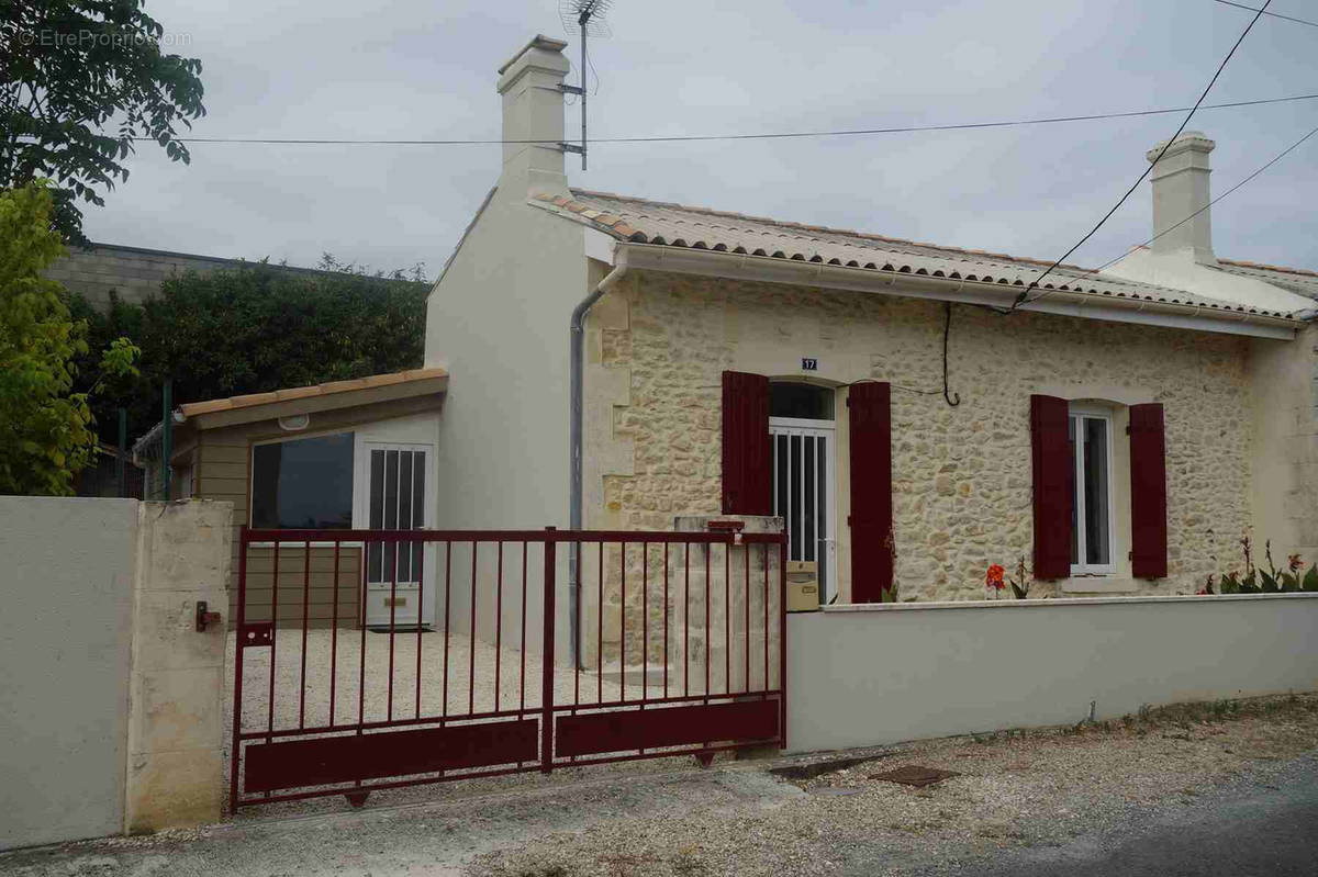 Maison à SAINT-CIERS-SUR-GIRONDE