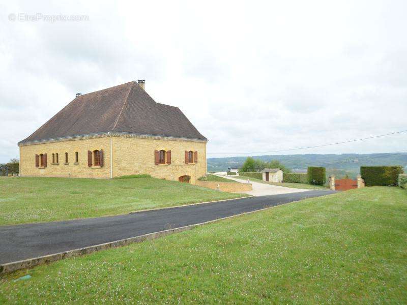 Maison à MONTREM