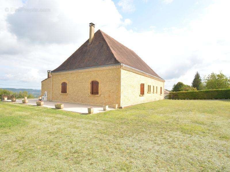 Maison à MONTREM