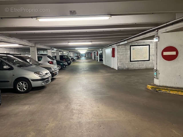 Parking à PARIS-13E