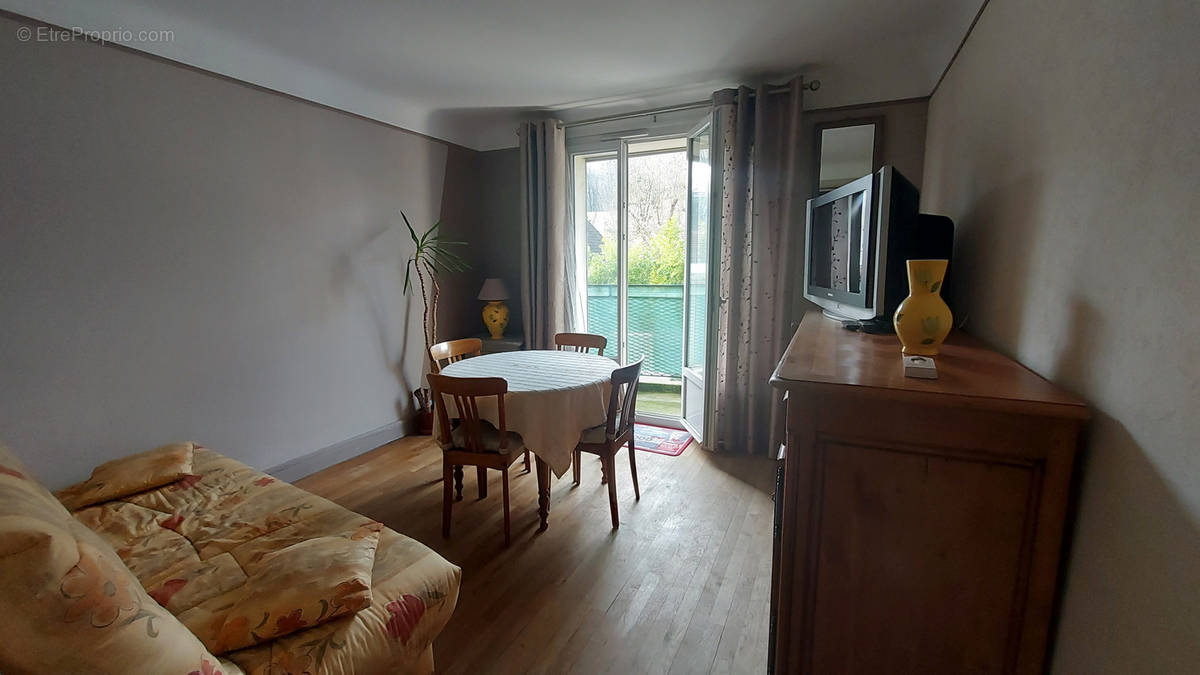 Appartement à BUC