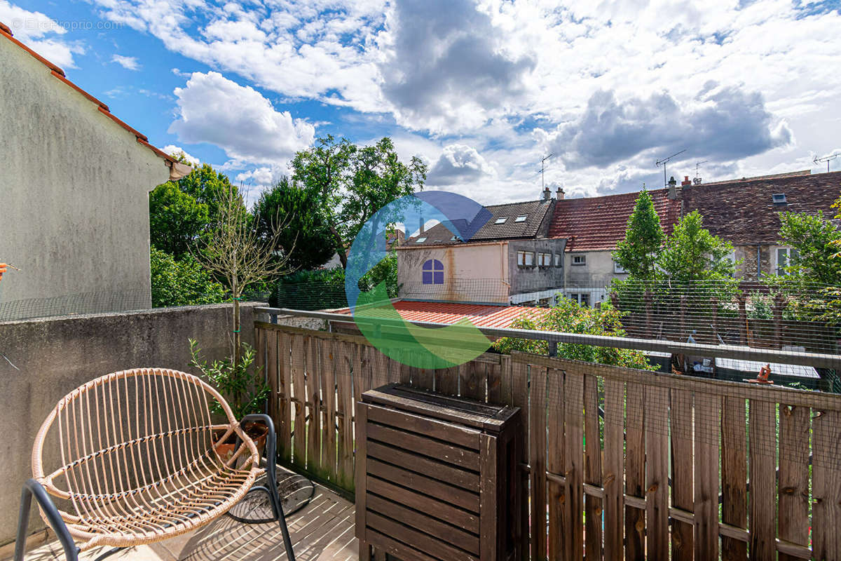 Appartement à EPINAY-SUR-ORGE