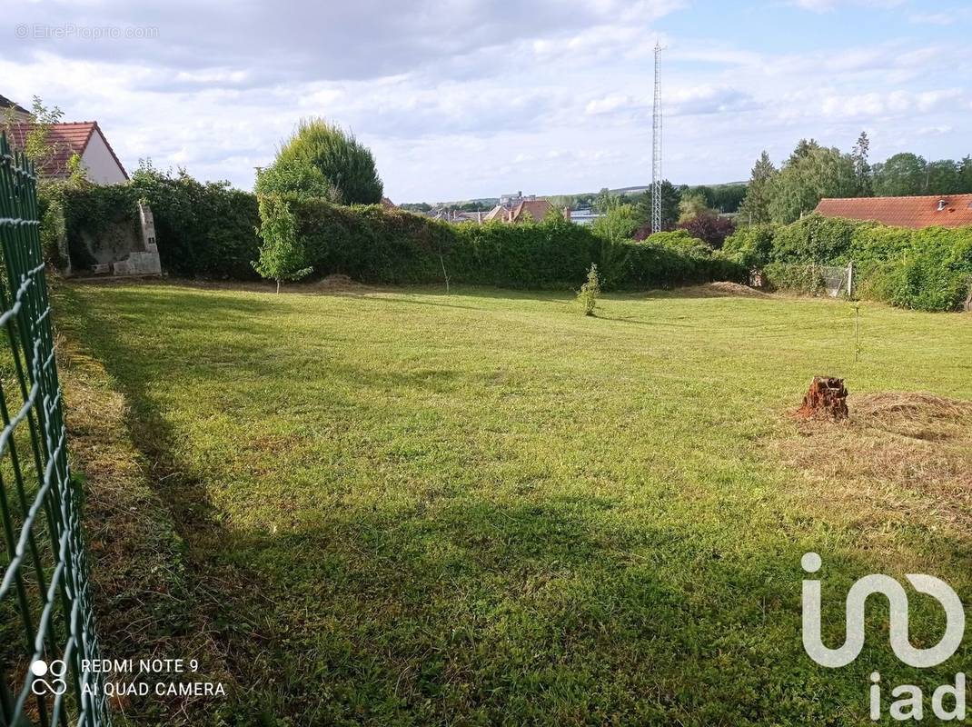 Photo 1 - Terrain à PONT-SUR-YONNE