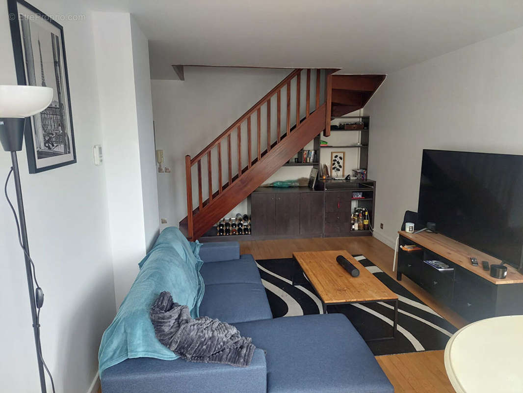 Appartement à COURBEVOIE