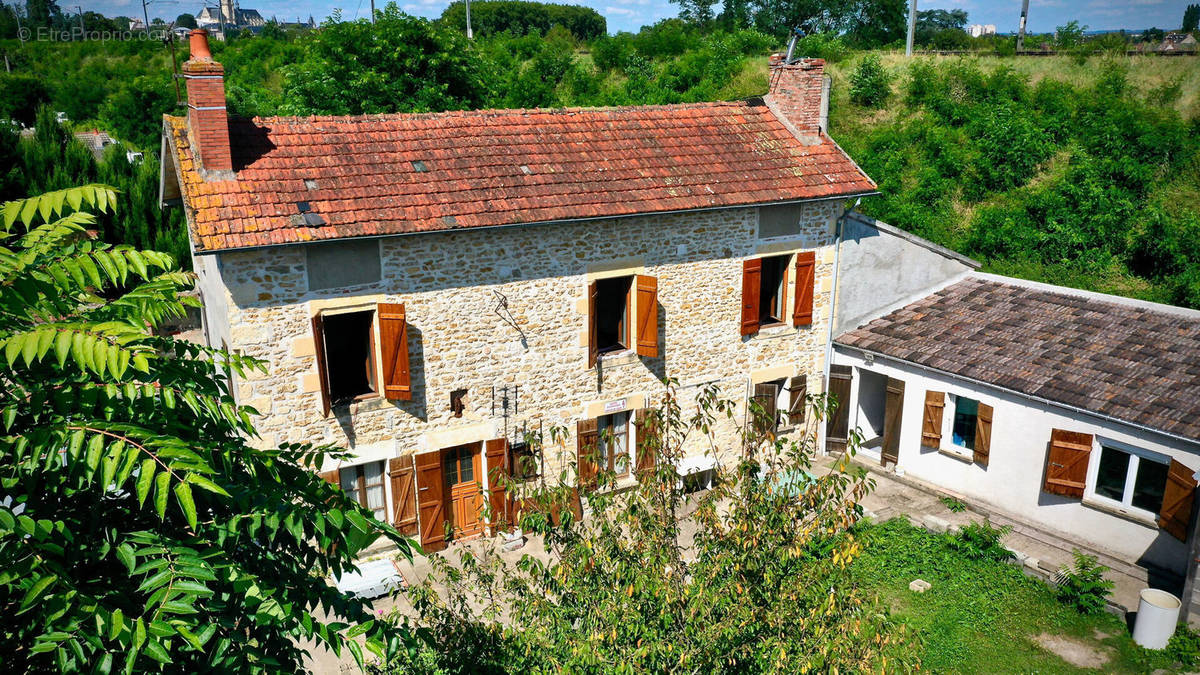 Maison à CHALLUY