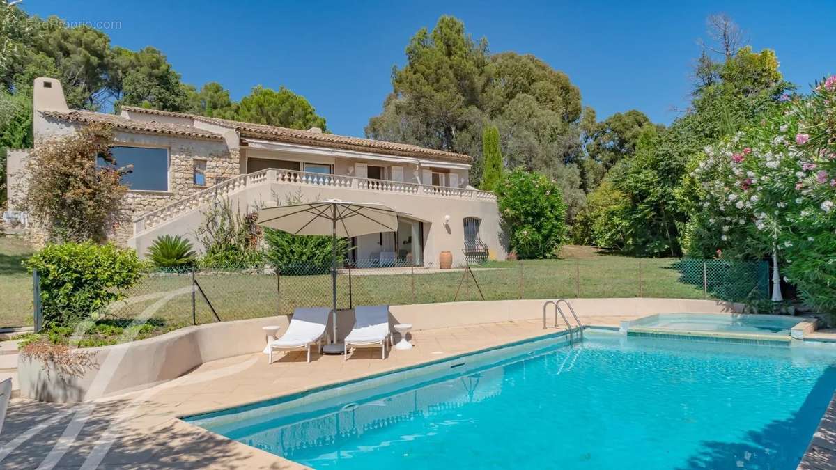 Maison à MOUGINS