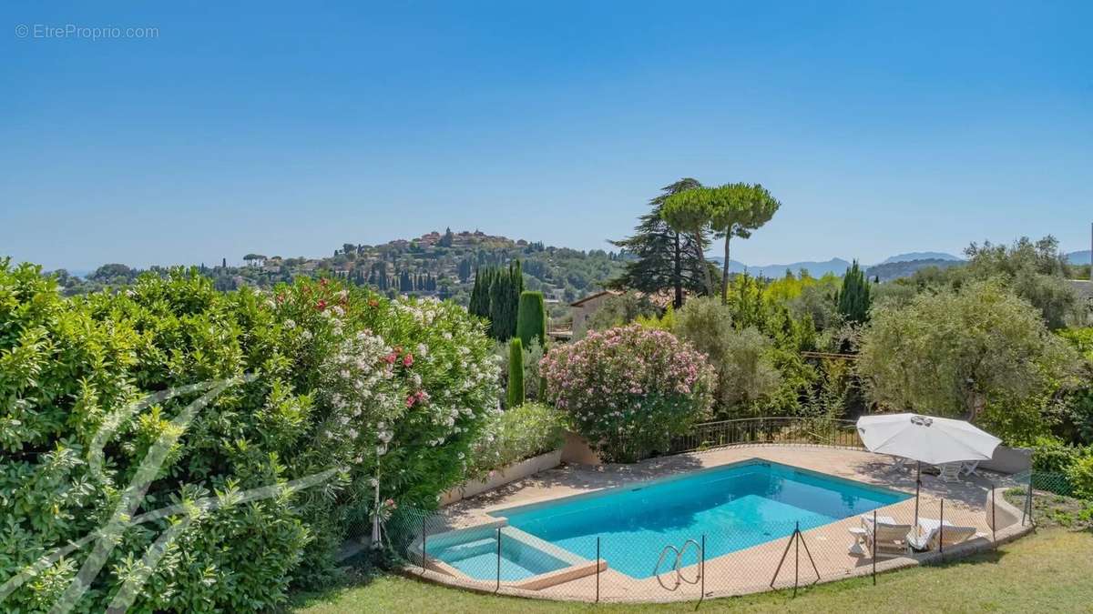 Maison à MOUGINS