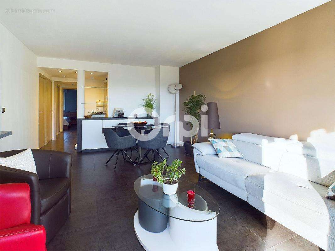 Appartement à MANDELIEU-LA-NAPOULE