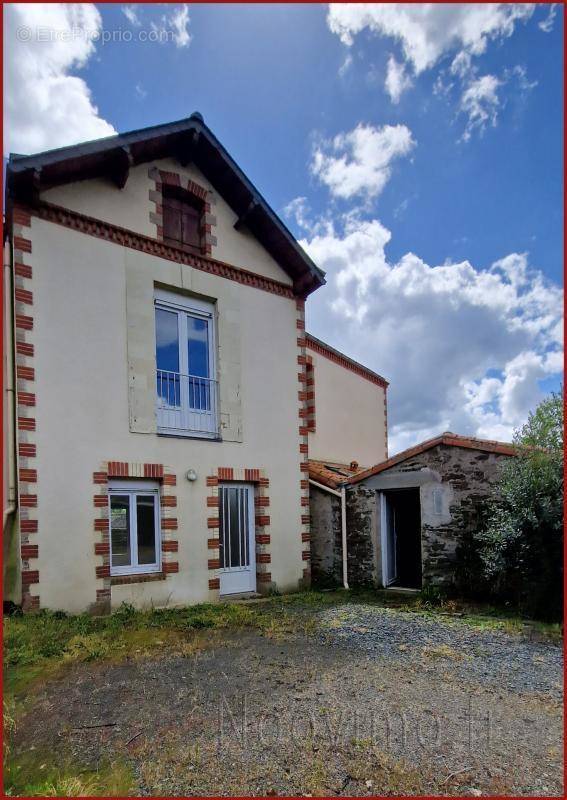 Maison à LE LOROUX-BOTTEREAU