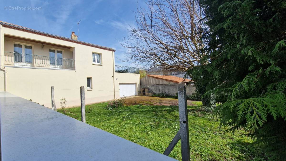 Maison à LE LOROUX-BOTTEREAU