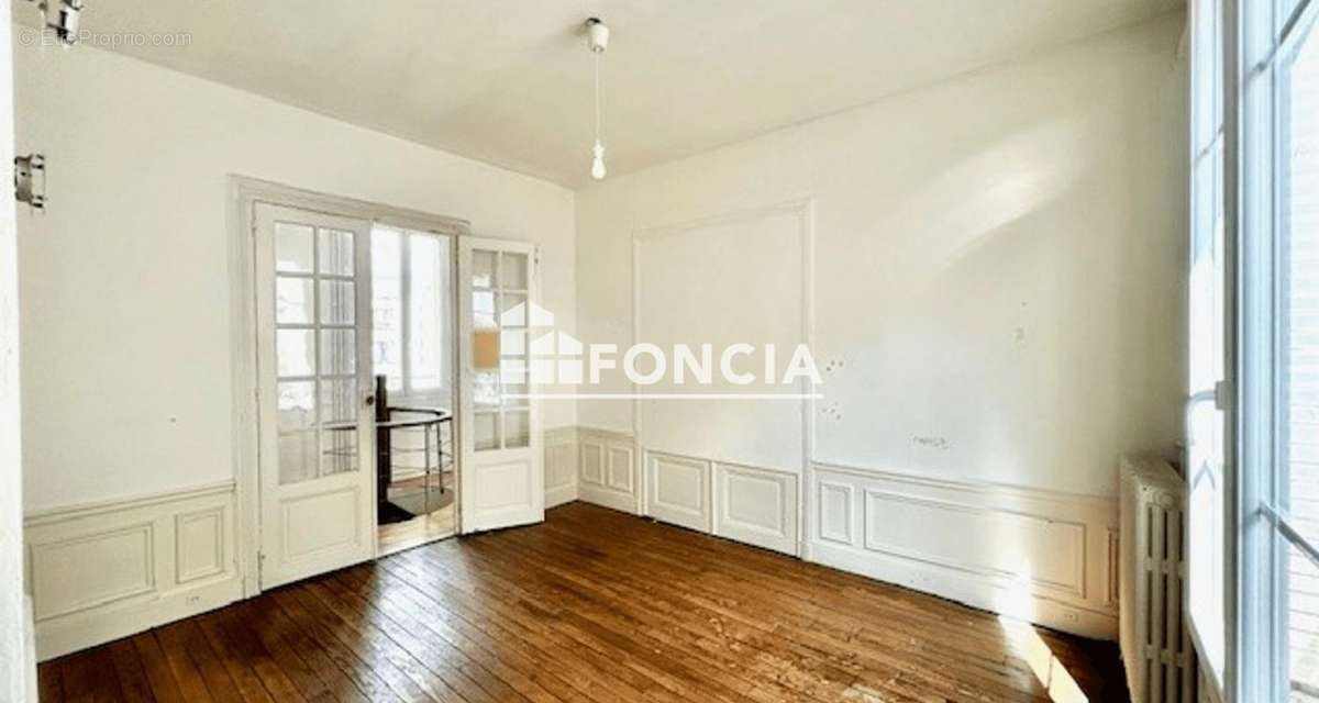 Appartement à PARIS-20E