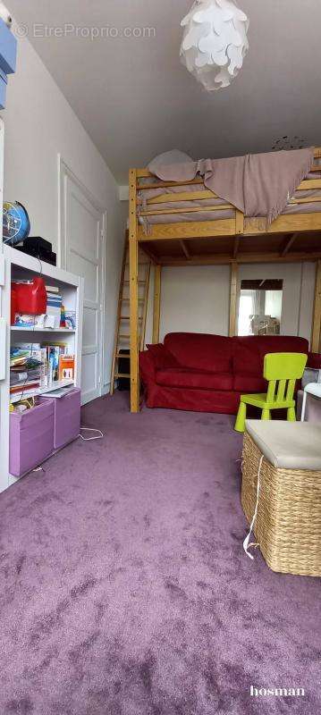 Appartement à COURBEVOIE