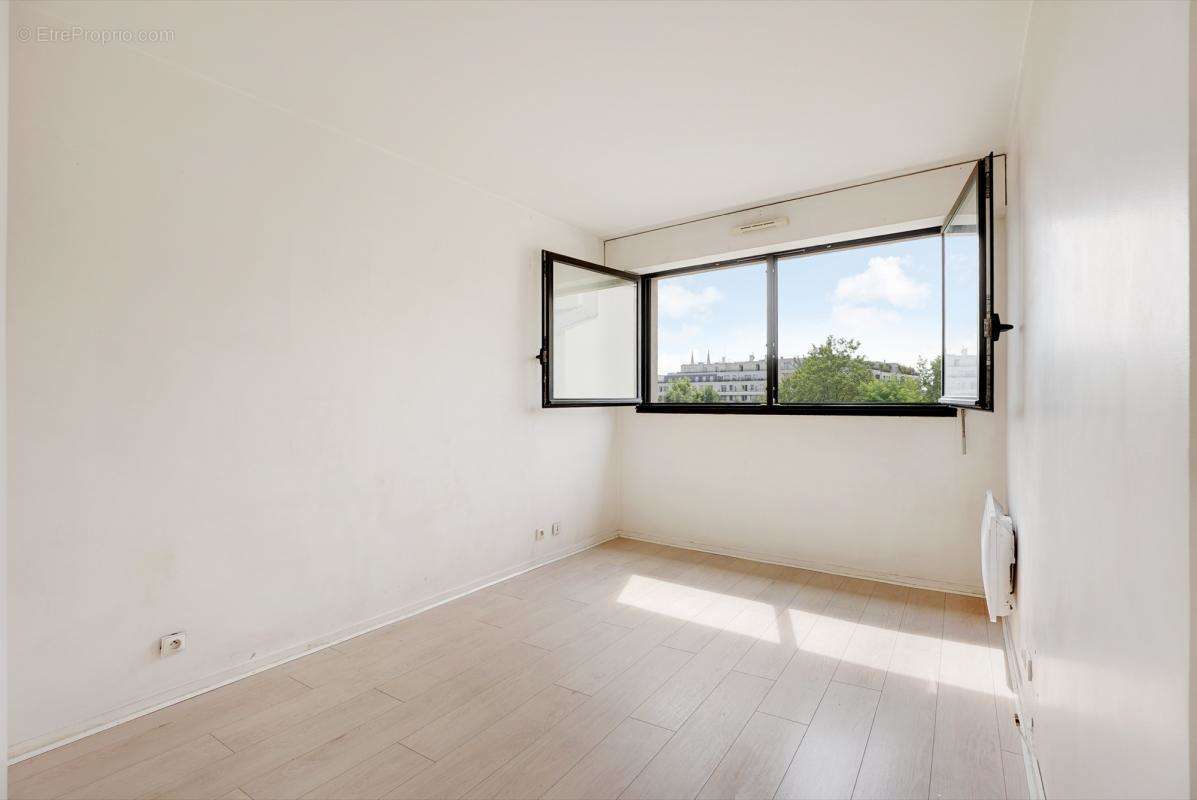 Appartement à PARIS-19E