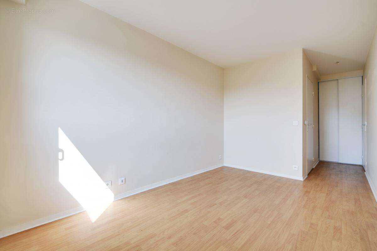 Appartement à PARIS-19E