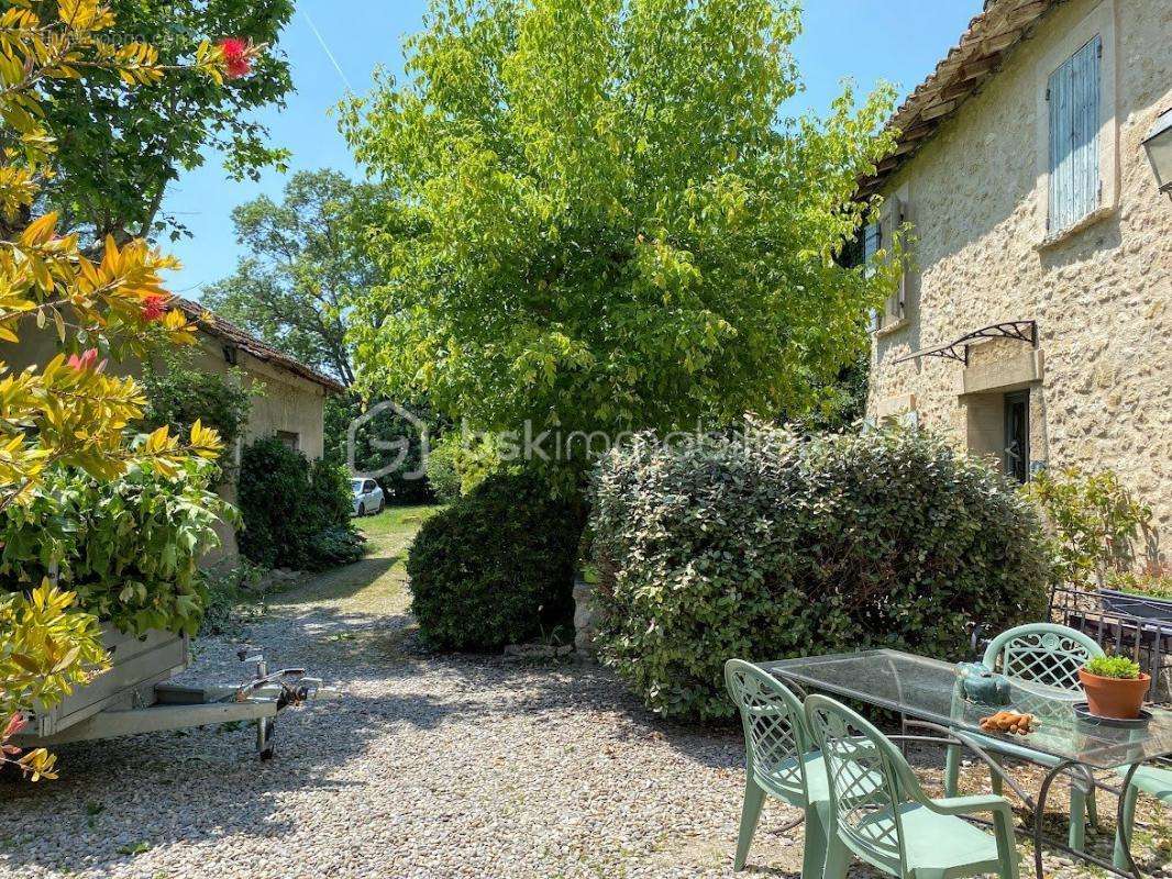 Maison à L&#039;ISLE-SUR-LA-SORGUE