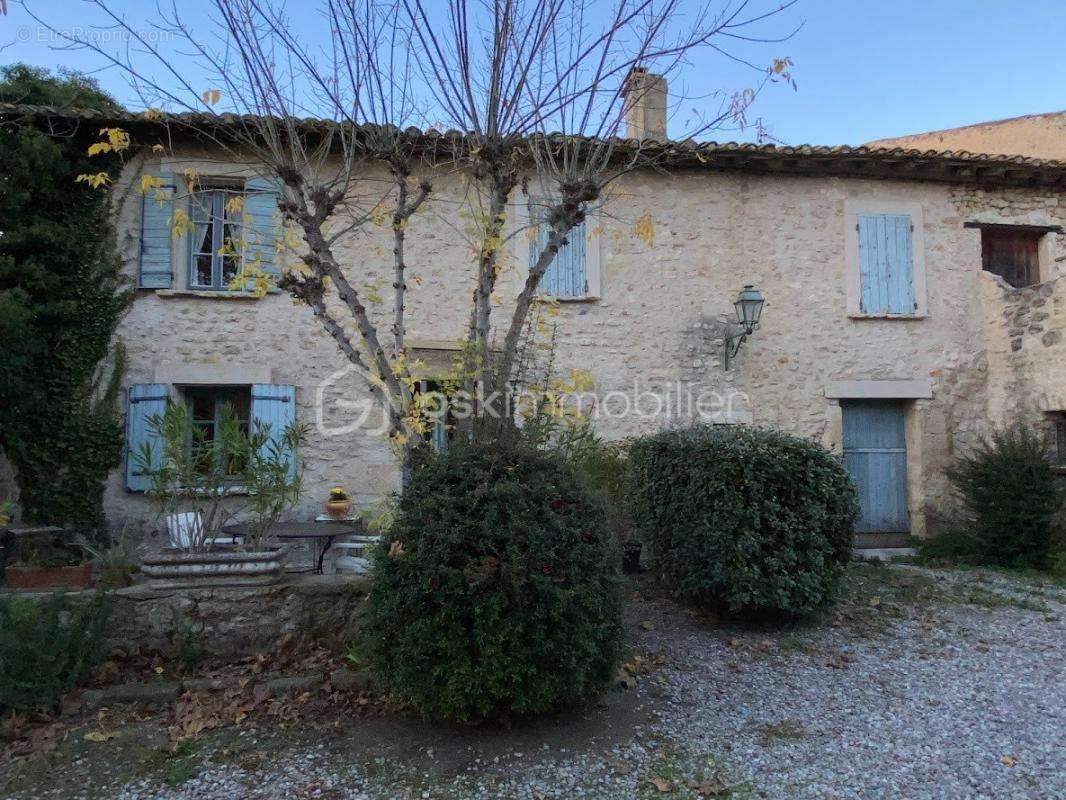 Maison à L&#039;ISLE-SUR-LA-SORGUE