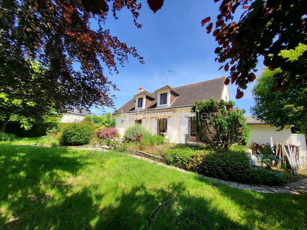 Maison à AZAY-LE-RIDEAU