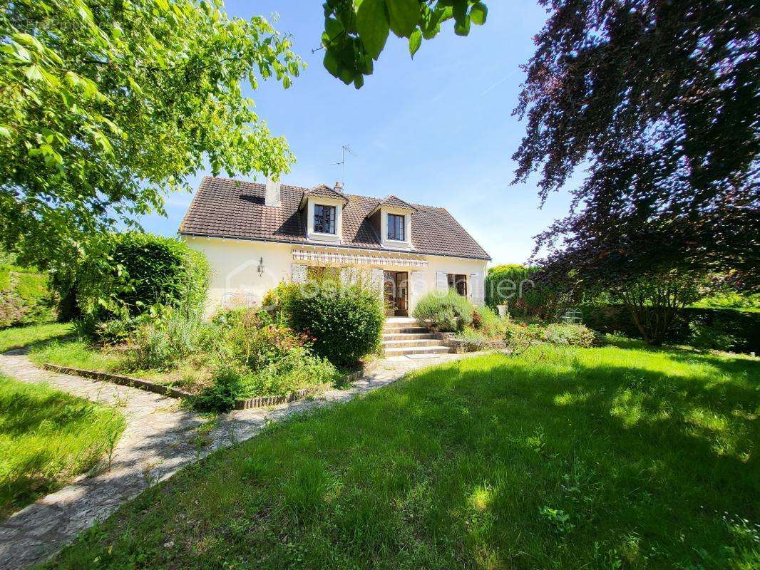 Maison à AZAY-LE-RIDEAU