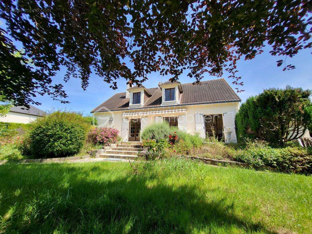 Maison à AZAY-LE-RIDEAU