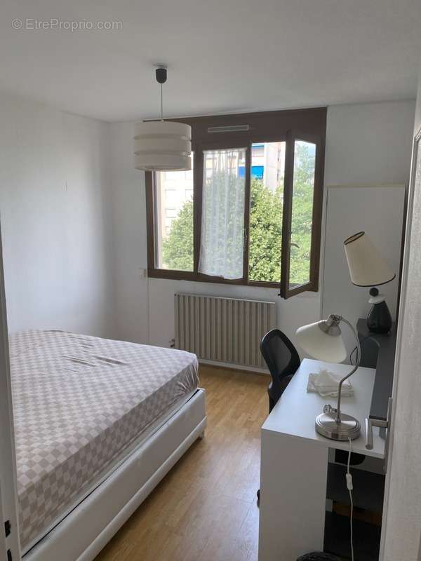 Appartement à SAINT-GENIS-LAVAL