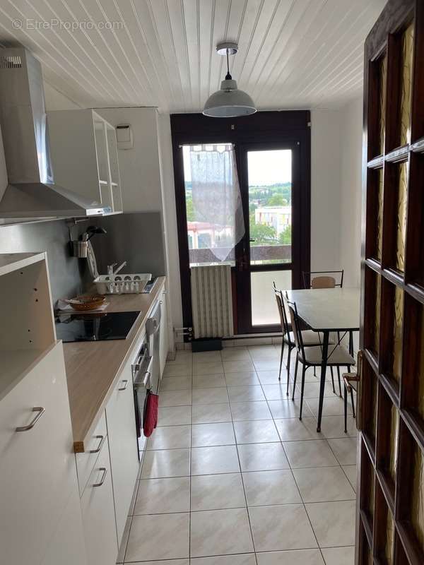 Appartement à SAINT-GENIS-LAVAL