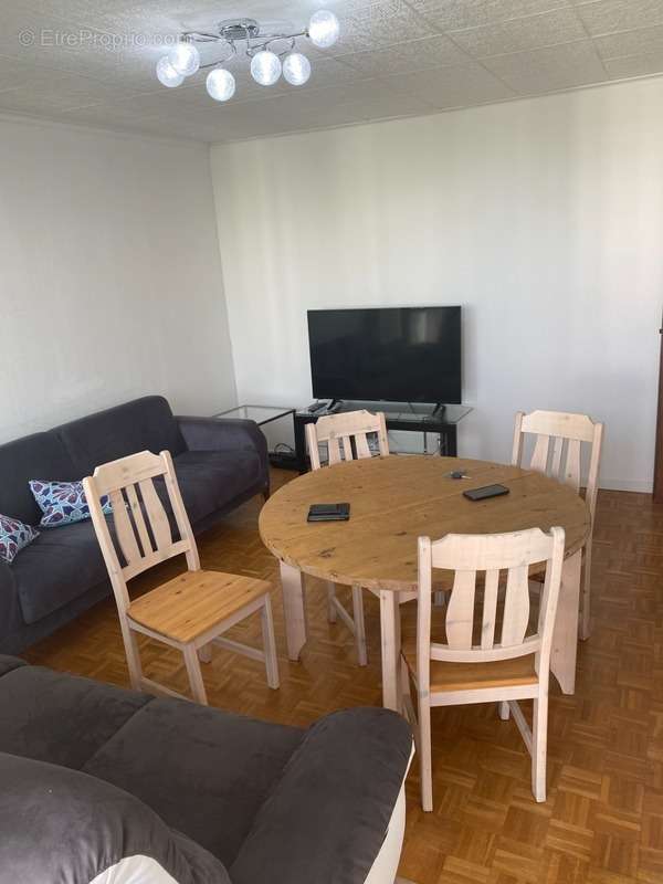 Appartement à SAINT-GENIS-LAVAL