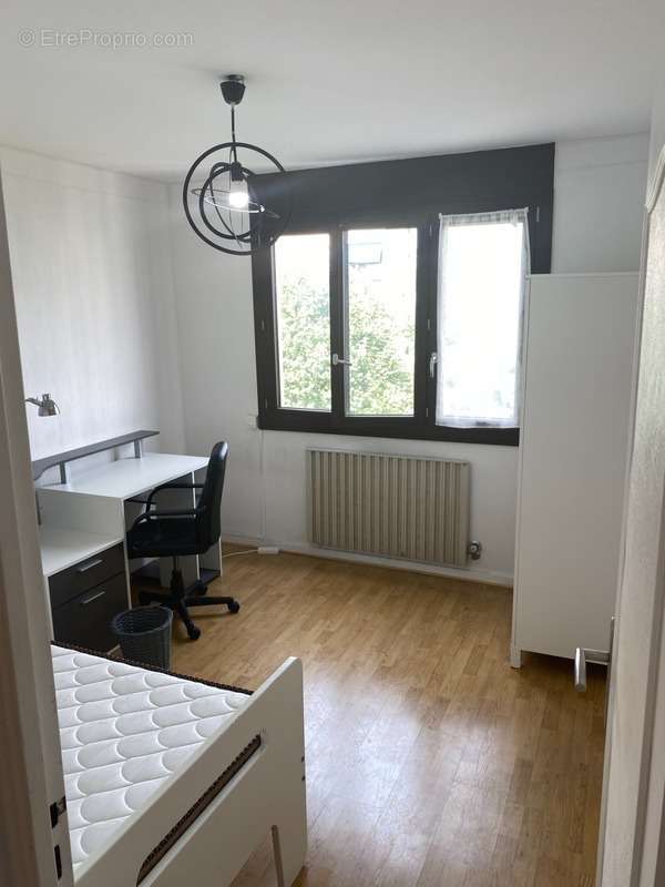 Appartement à SAINT-GENIS-LAVAL