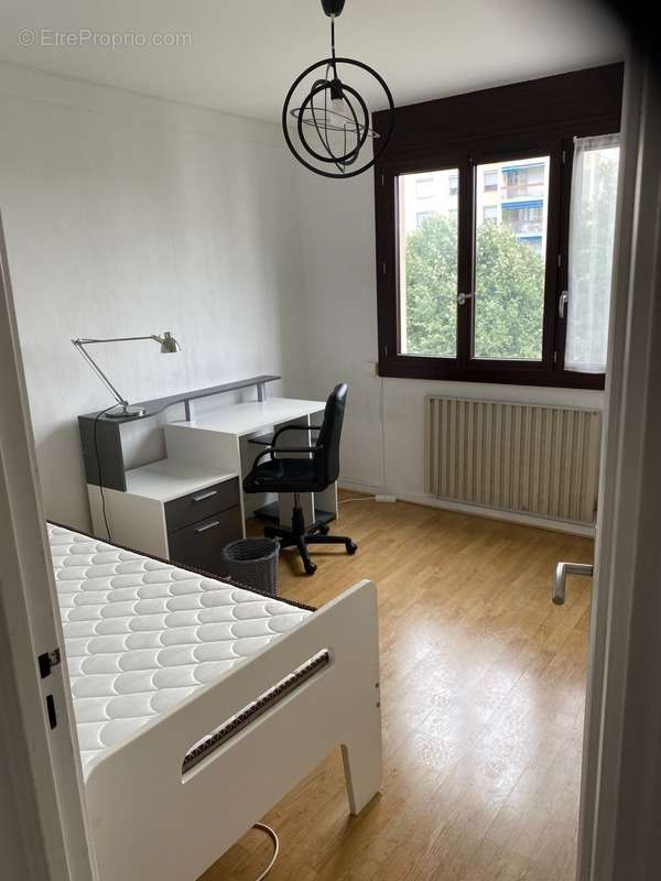 Appartement à SAINT-GENIS-LAVAL