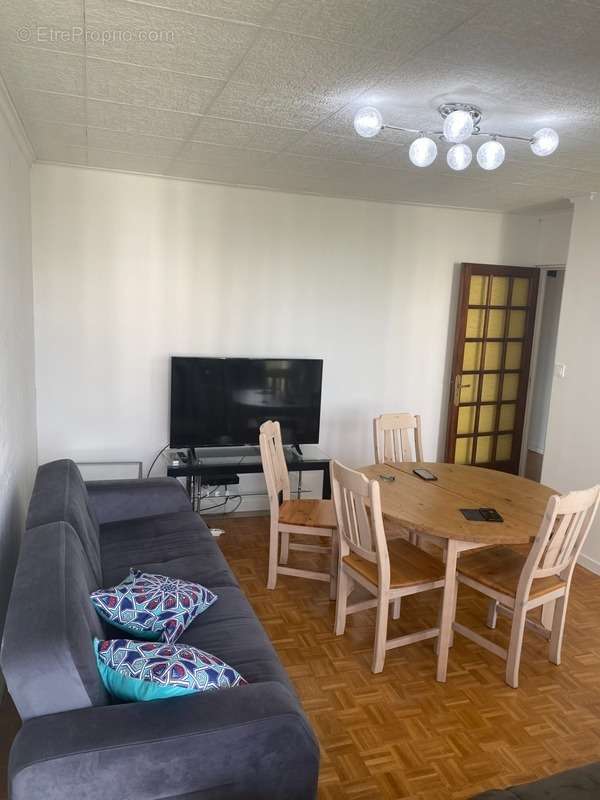 Appartement à SAINT-GENIS-LAVAL