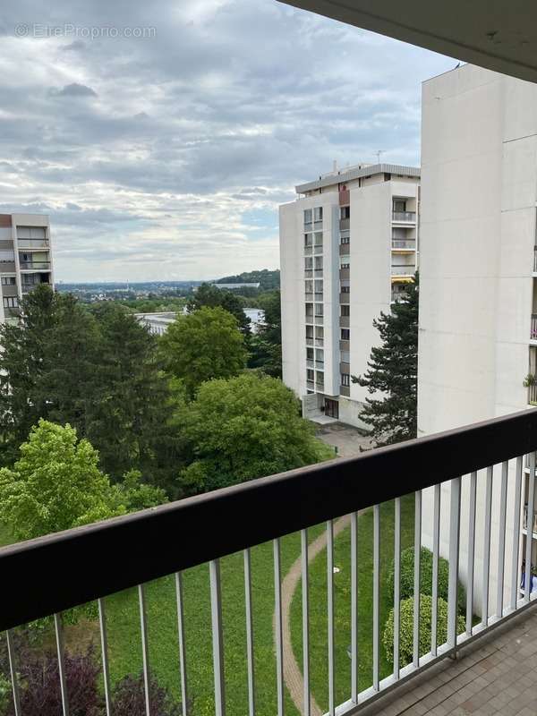 Appartement à SAINT-GENIS-LAVAL