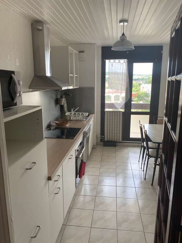 Appartement à SAINT-GENIS-LAVAL