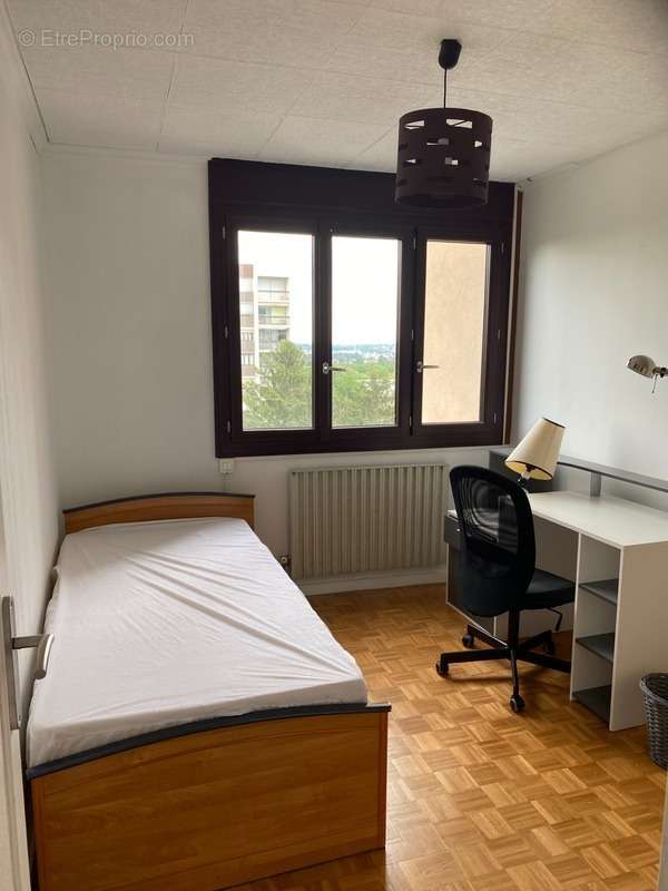 Appartement à SAINT-GENIS-LAVAL