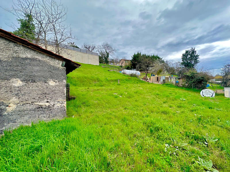 Terrain à PONTCHARRA-SUR-TURDINE