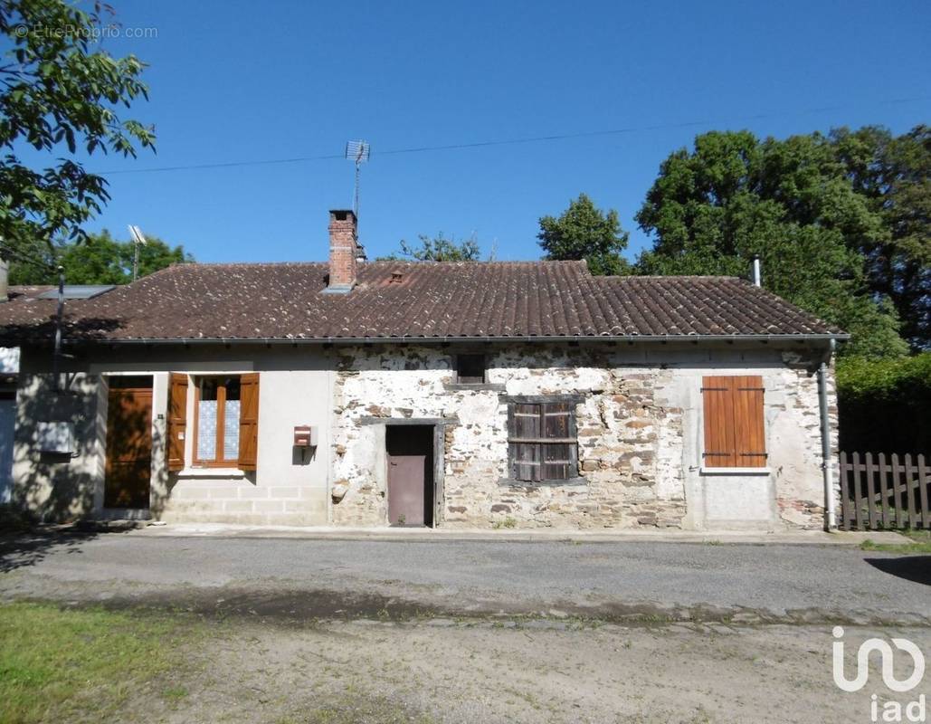 Photo 1 - Maison à BUSSIERE-POITEVINE